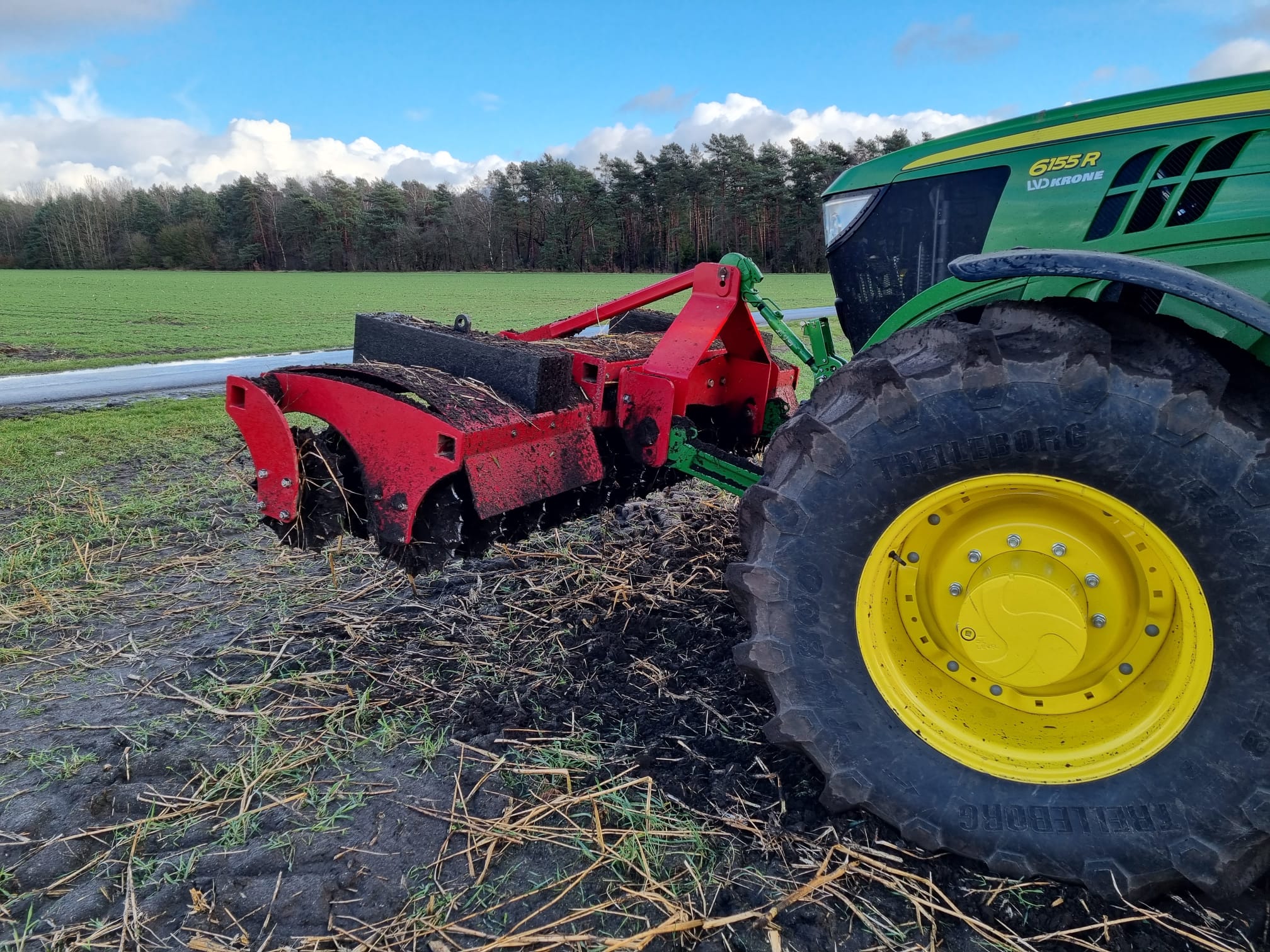 Messerwalze im Frontanbau